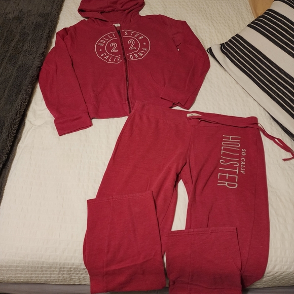 Red jogging suit - Picture 4 of 4